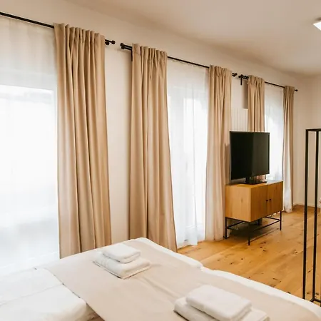 Daire Staylight City-loft, Privater Parkplatz, Naehe Zur Messe Und Der City, Premium *